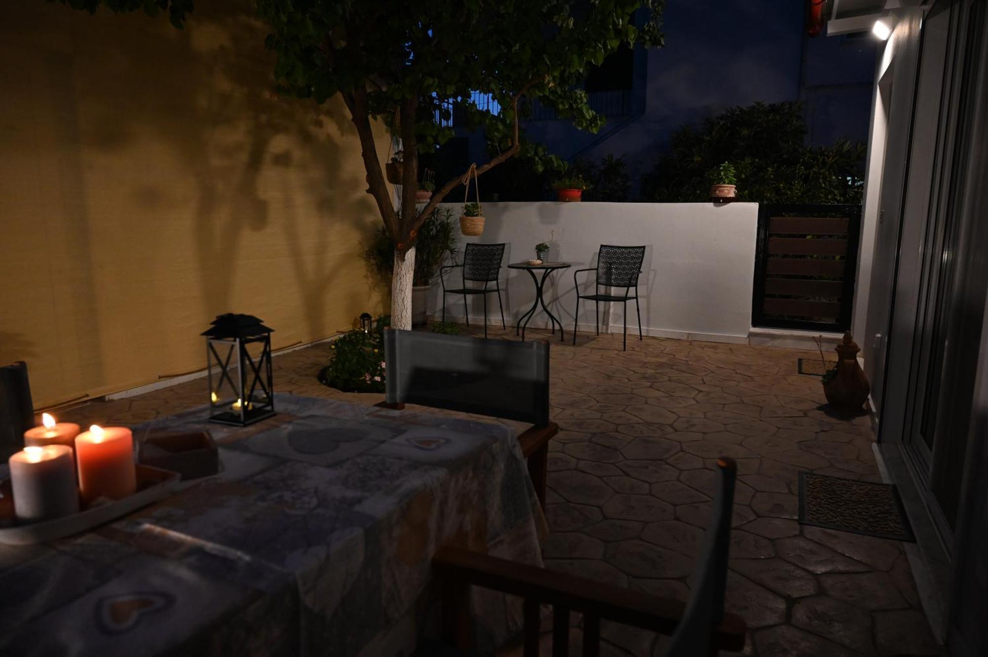 Evita'S Guesthouse Agia Marina Mikrolimanou Exteriör bild